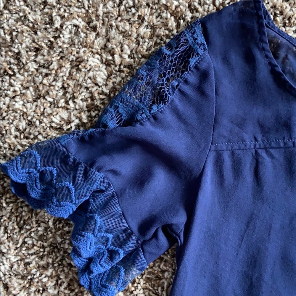 Blouse - Picture 2 of 4